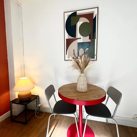 Nice 2 Bedrooms Flat, 10mn From Paris *