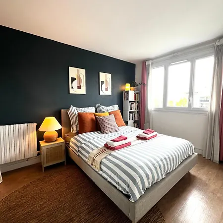 Nice 2 Bedrooms Flat, 10mn From Paris *
