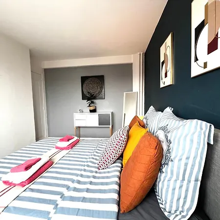 Nice 2 Bedrooms Flat, 10mn From Paris *